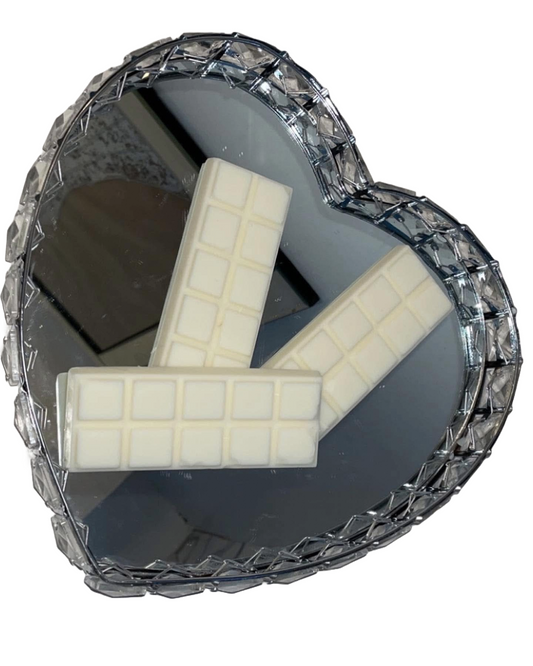 Handmade soya wax melt snap bar with natural fragrance from Spences
Scents